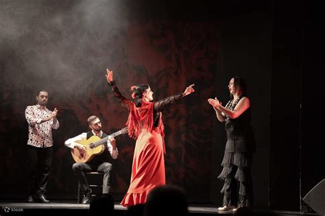 Gerardo Cantó's Flamenco Fiesta: A Night of Passion, Rhythm, and Unexpected Fireworks!