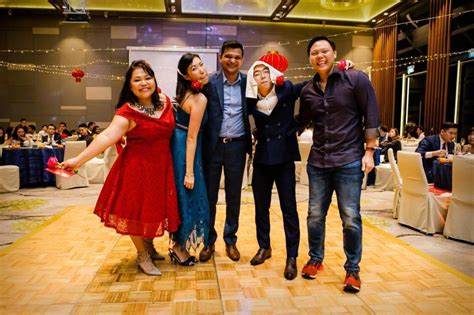  Lisa's 'Crazy Rich Asians' Dance Extravaganza: A Glimpse into Thai Pop Culture and a Night of Unforgettable Fun!